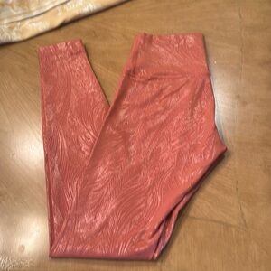 Lululemon Wunder Under leggings.